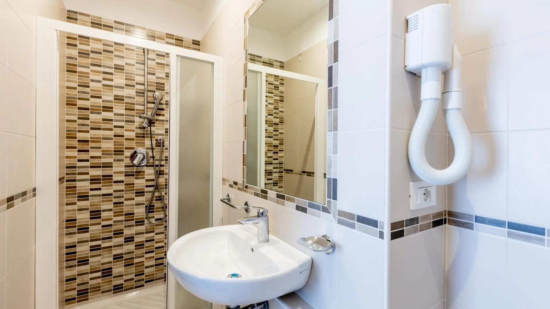 Beach Hotel Clerice Rimini 2*,  Italy